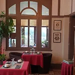 Les Cloches De Nocleg ze śniadaniem 3*