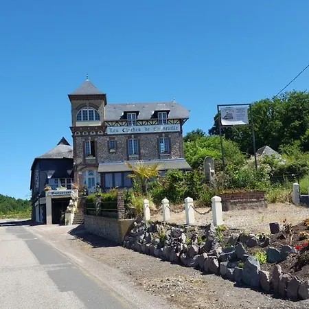 Les Cloches De Corneville Bed & Breakfast 3*