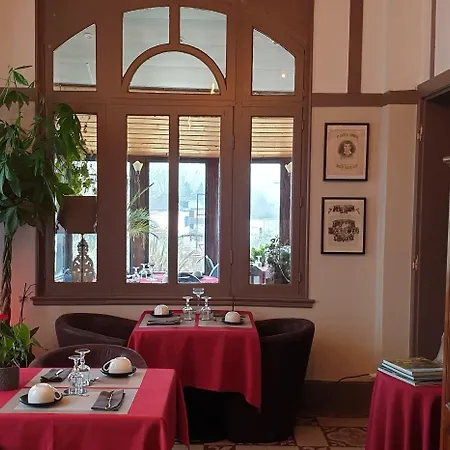 Les Cloches De Corneville 住宿加早餐酒店 3*