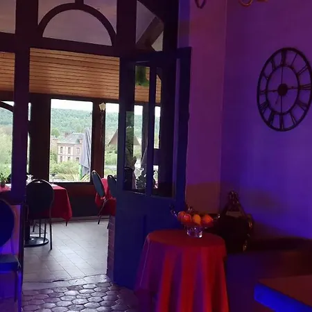 Les Cloches De Corneville Couette-café 3*
